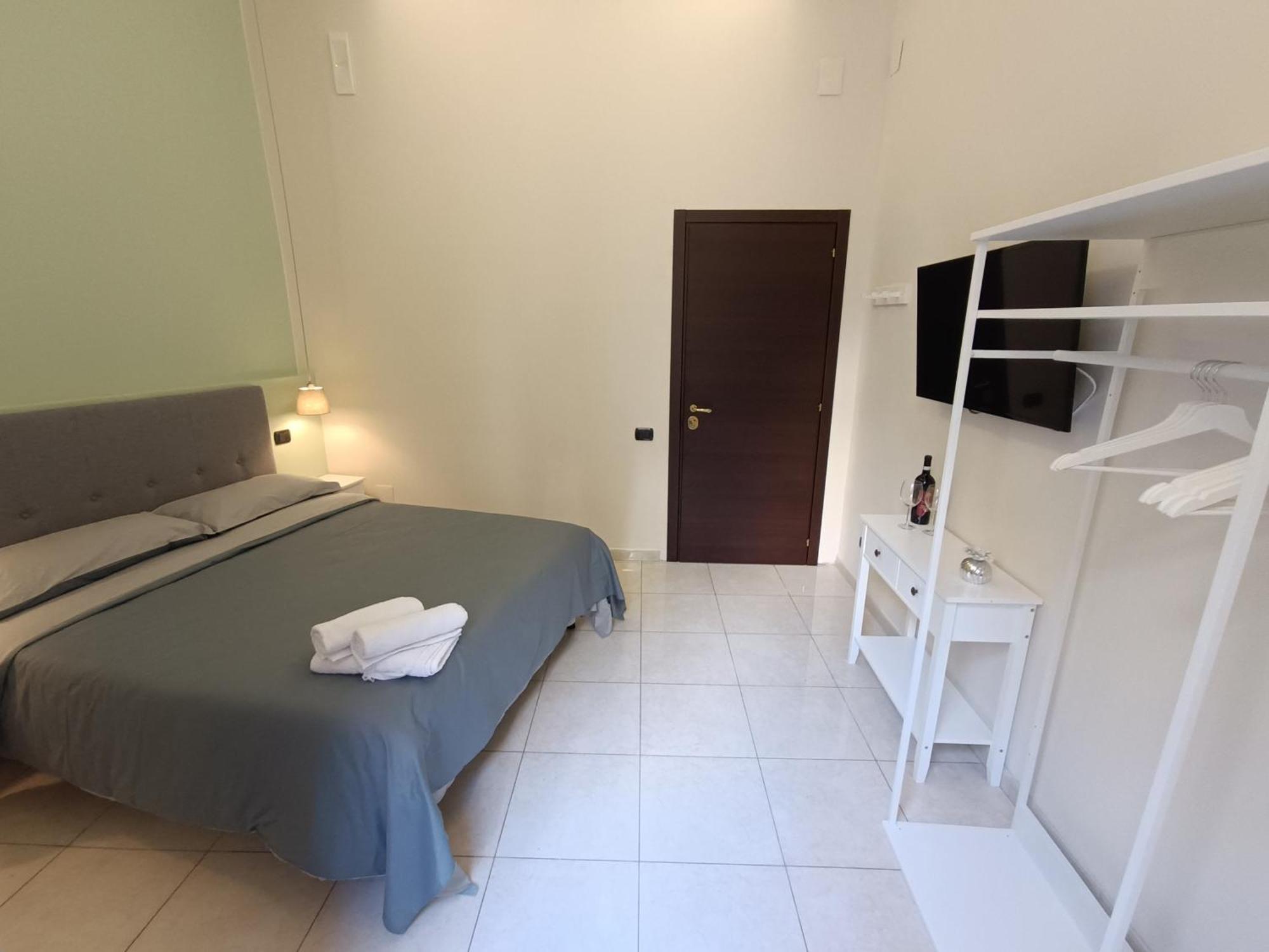 Residenza Geri - Suite And Home Napoli Centro Exterior photo