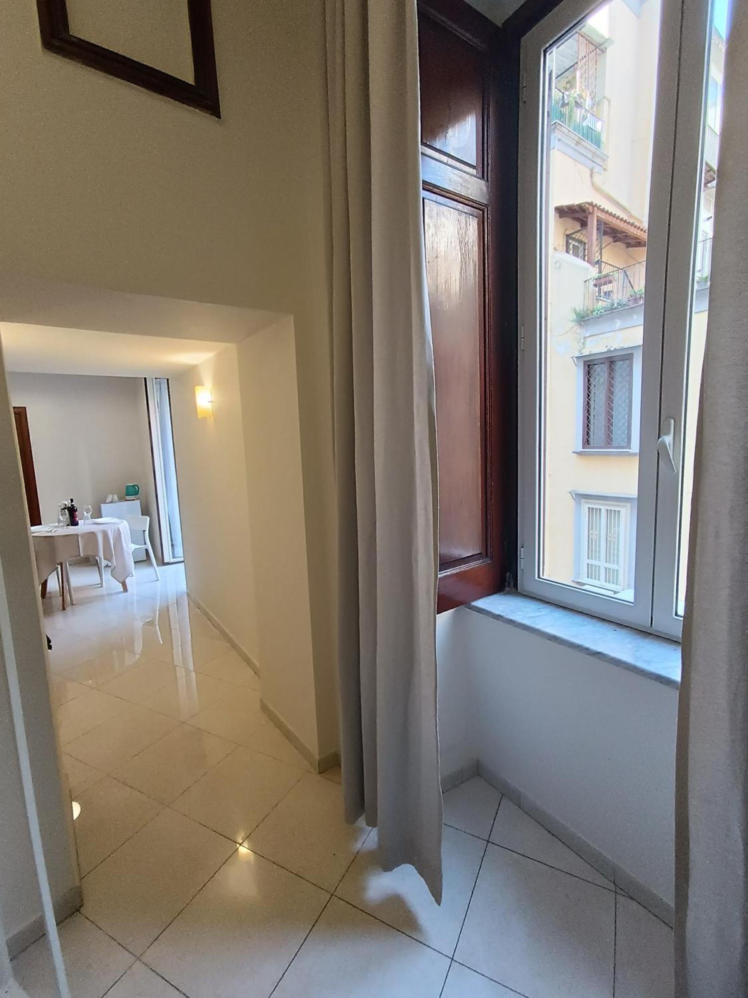 Residenza Geri - Suite And Home Napoli Centro Exterior photo