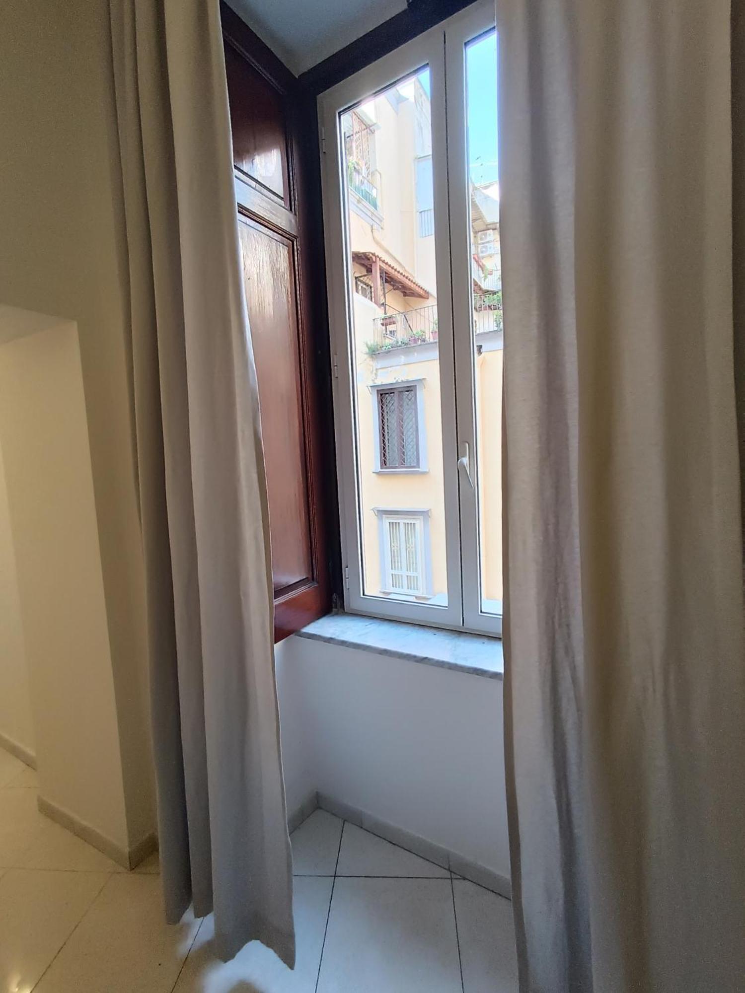 Residenza Geri - Suite And Home Napoli Centro Exterior photo