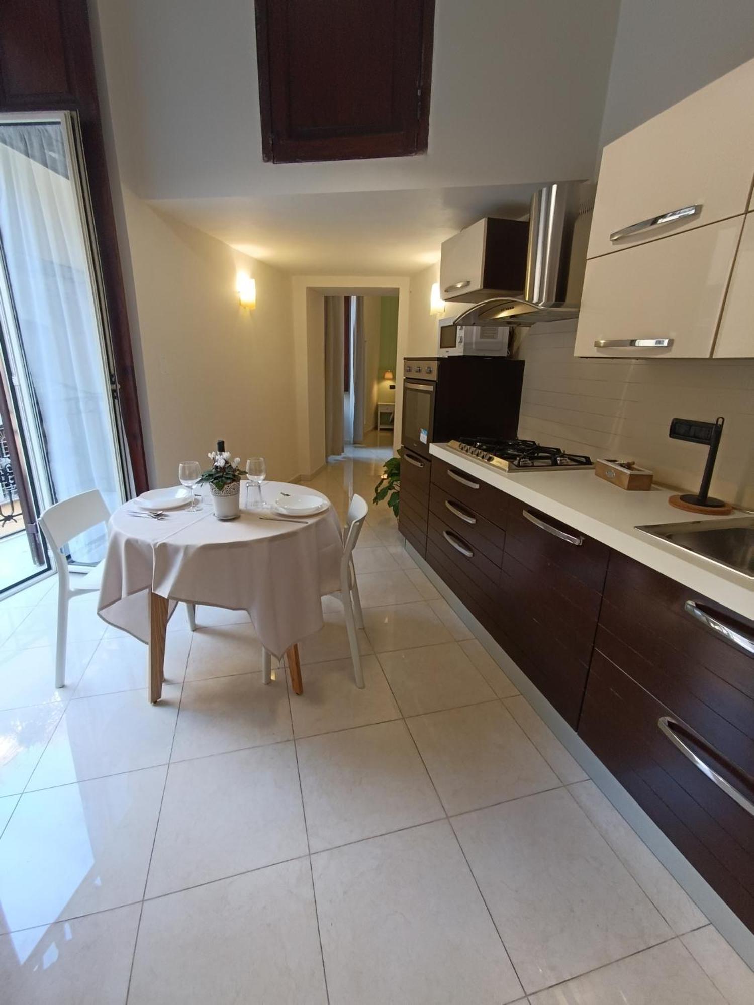 Residenza Geri - Suite And Home Napoli Centro Exterior photo