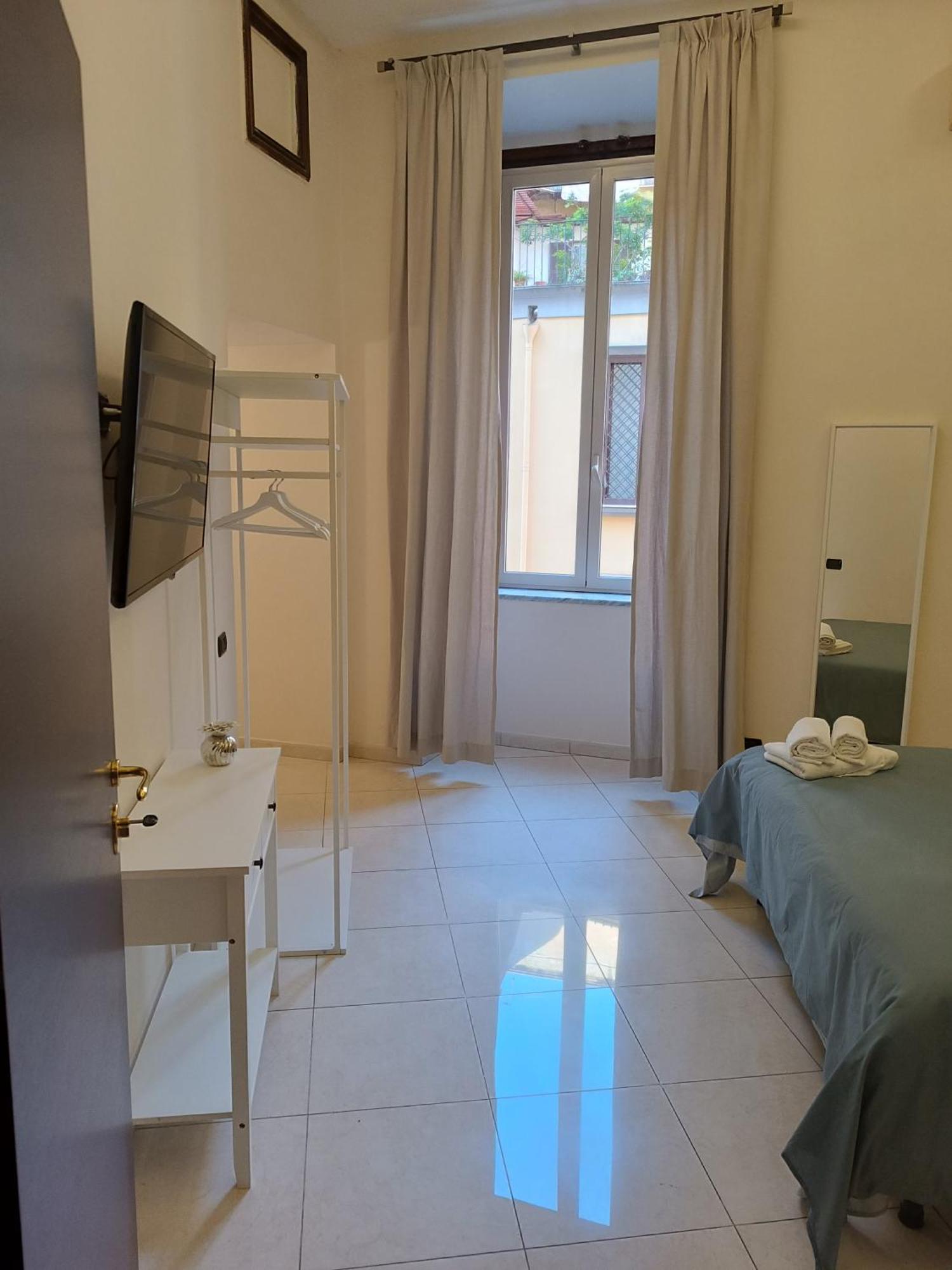 Residenza Geri - Suite And Home Napoli Centro Exterior photo